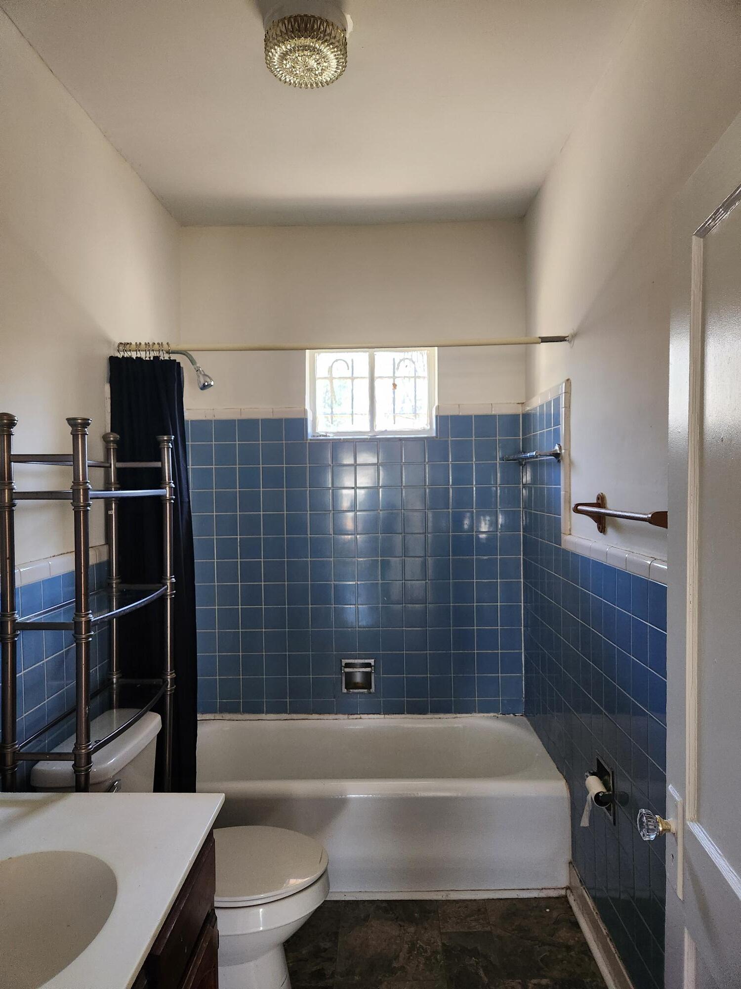 Building Photo - 529 10th Ct S