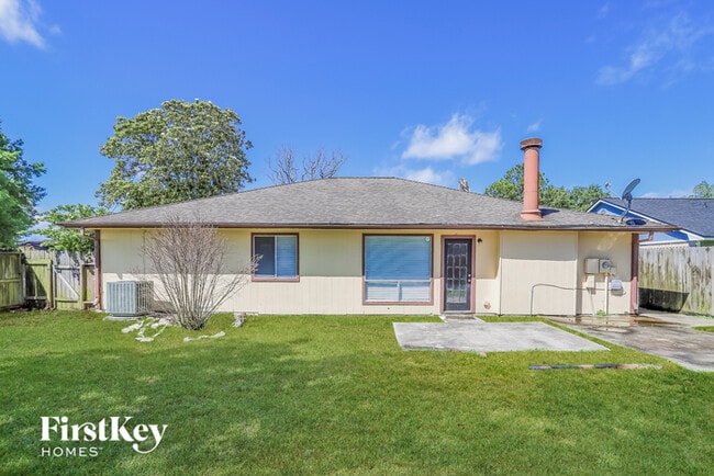 Building Photo - 340 Forest Hills Dr