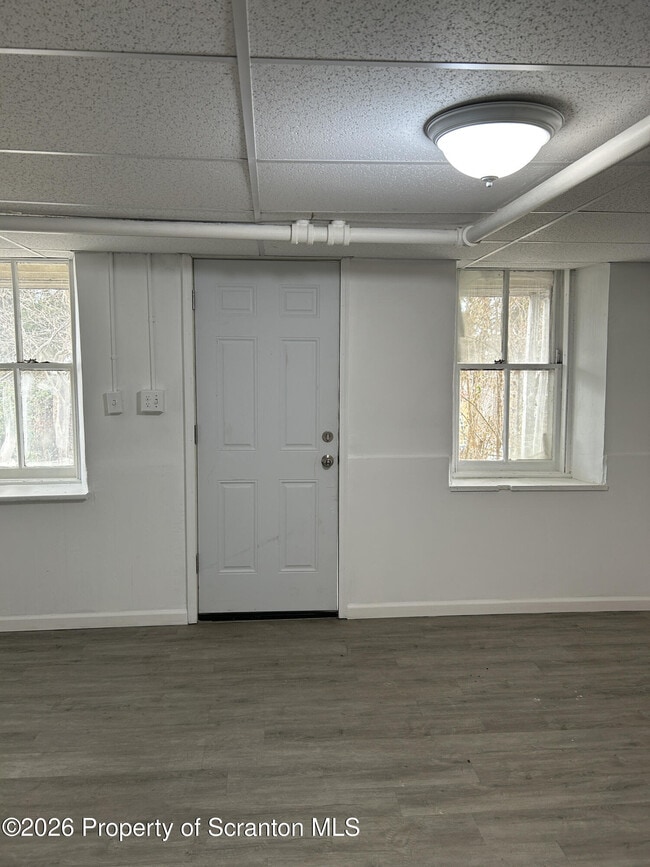 Building Photo - 210 N Bromley Ave