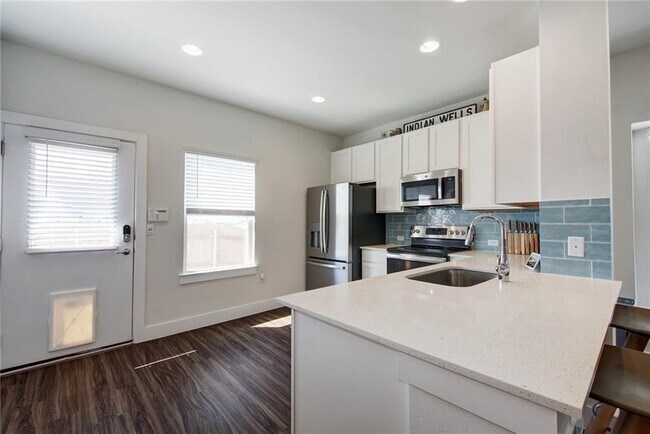 Building Photo - 9615 Morning Iris Dr