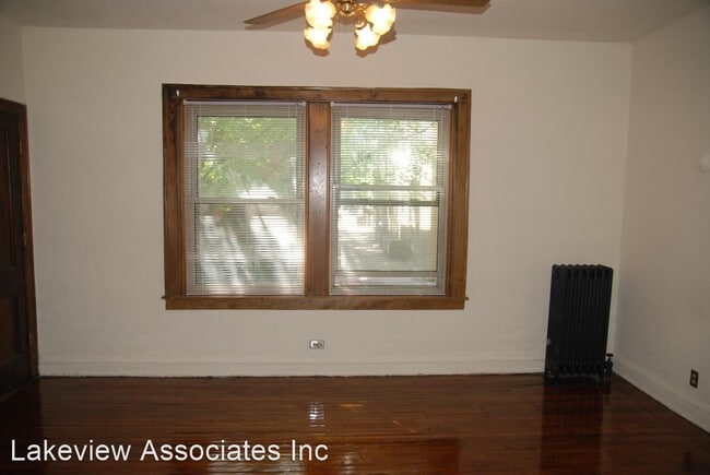 Building Photo - 2339 N Geneva Terrace