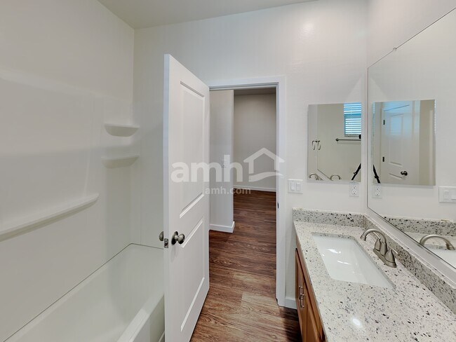 Building Photo - 7161 E Bobwhite Ct
