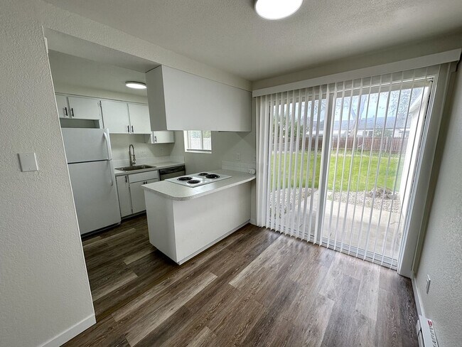 Building Photo - 409 Benham St