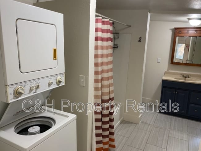 Building Photo - 711 N 26th St