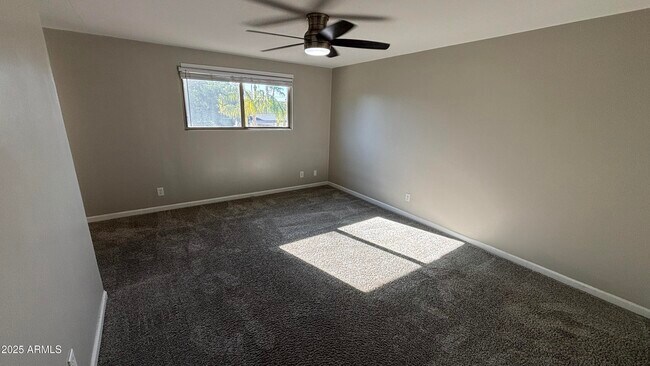 Building Photo - 8625 E Valley View Rd