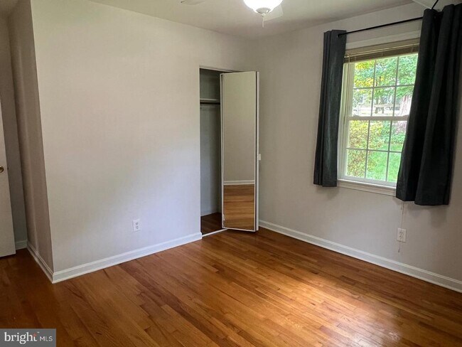 Building Photo - 8711 Braeburn Dr