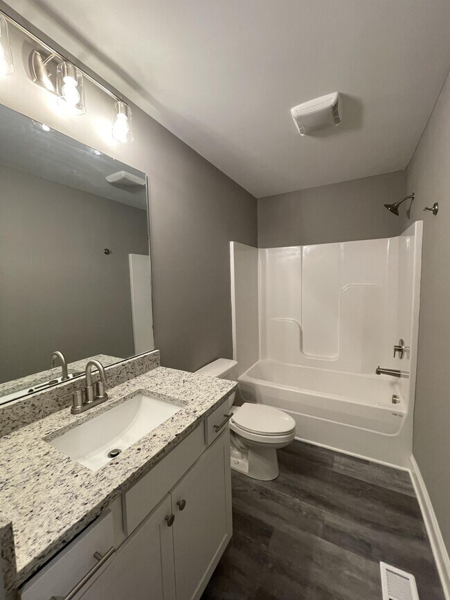 Building Photo - 2425 13th Ave