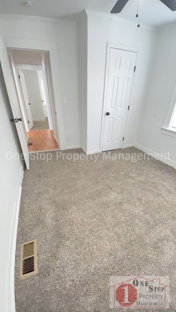 Building Photo - 3 Bedroom 2 Bathroom home in Kansas City!