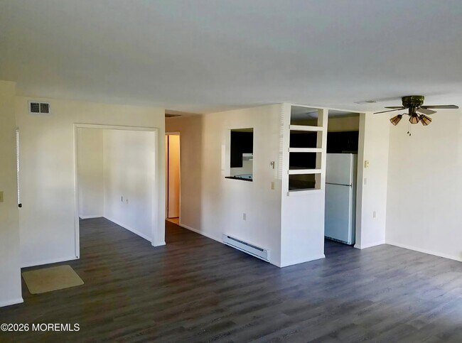 Building Photo - 453A Chesterfield Ct