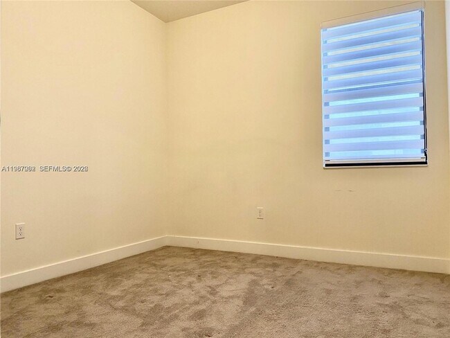 Building Photo - 10401 NW 82nd St