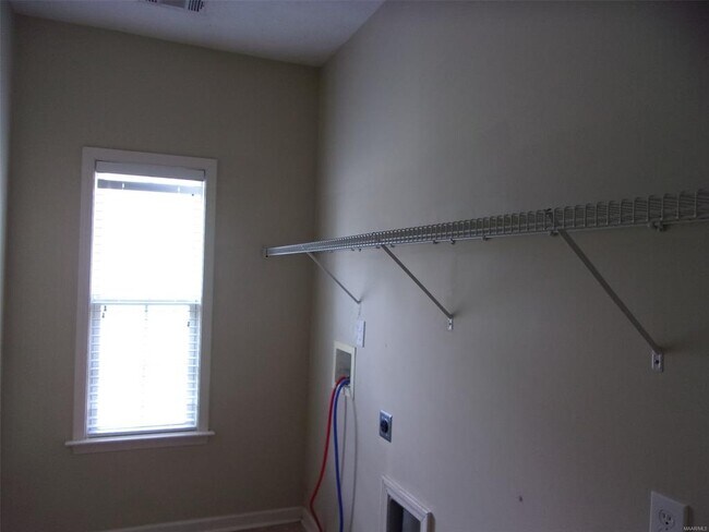 Building Photo - 718 Briarcliff Pl