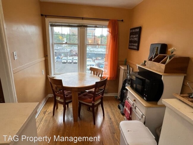 Building Photo - Studio, 1 bath House - 4235 Brooklyn Ave N...
