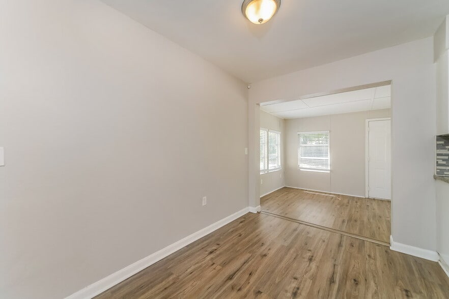 Building Photo - 309 Vaniman Ave