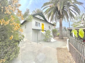 Building Photo - 6146 1/2 Mesa Avenue