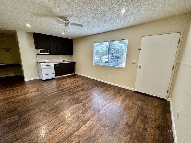 Building Photo - 25840 CA-243