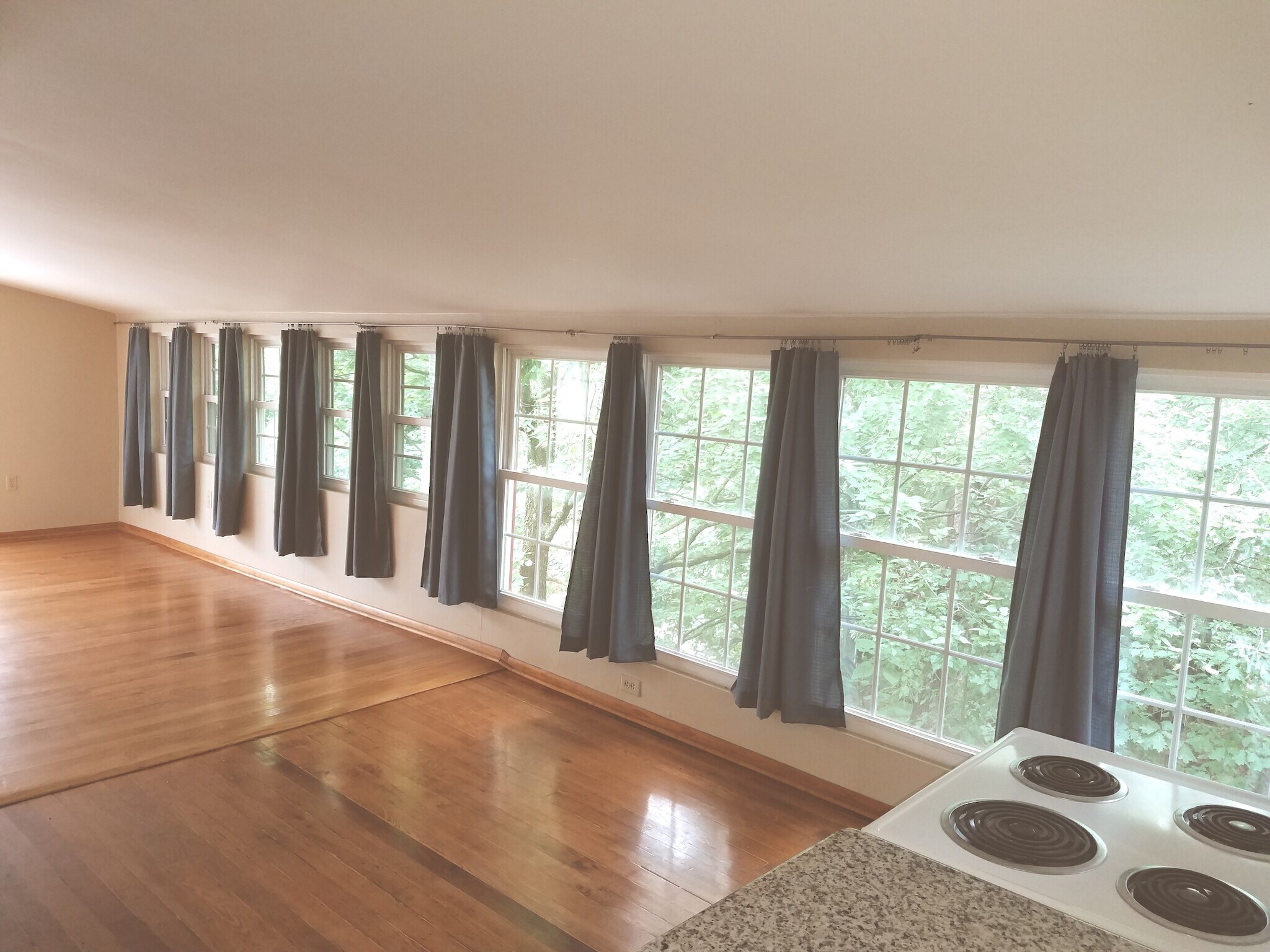 Building Photo - 411 W South St