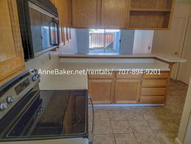 Building Photo - Cloverdale Meadow Condo Available Now