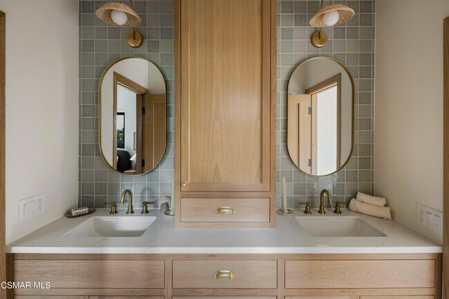 Building Photo - 24005 Clarington Dr