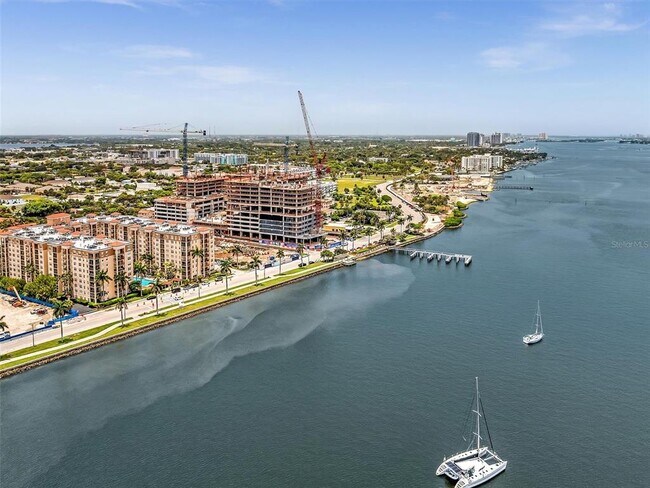 Building Photo - 1801 N Flagler Dr