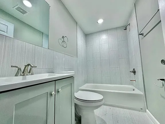 Building Photo - 1230 N Marshall St