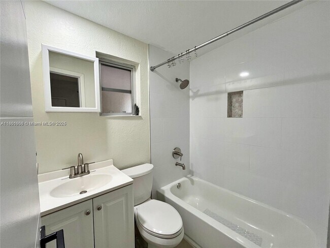 Building Photo - 1351 W 34th St