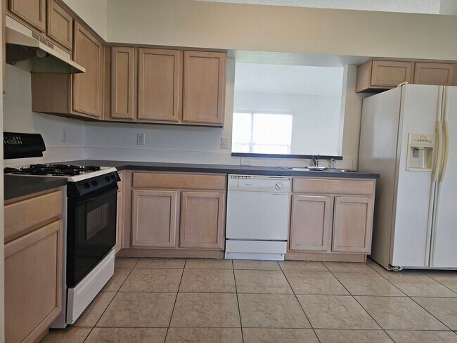 Building Photo - 13345 Pinyon Dr