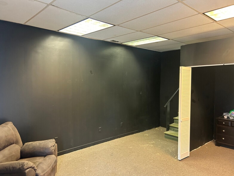 Building Photo - 1916 Hamill Ave