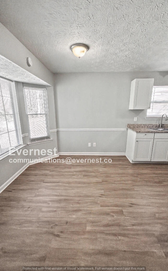 Building Photo - 972 Maple Leaf Ridge