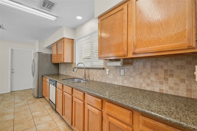 Building Photo - 16739 Selder Dr