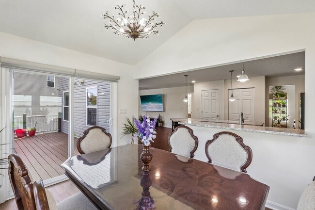 Building Photo - 1105 Deerfield Dr