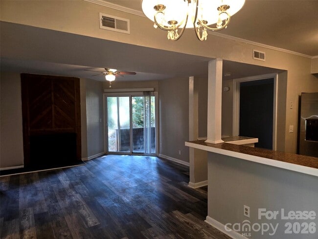 Building Photo - 4608 Sharon Chase Dr