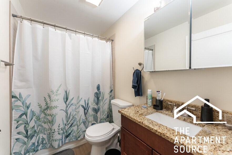 Building Photo - 3047 N Kimball Ave