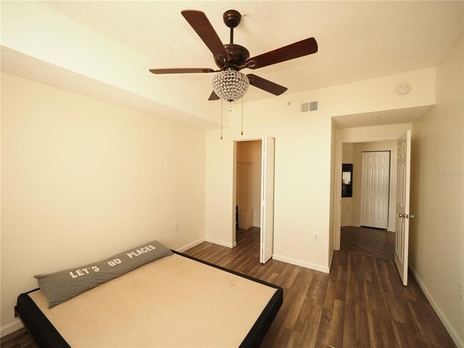 Building Photo - 5655 Bentgrass Dr