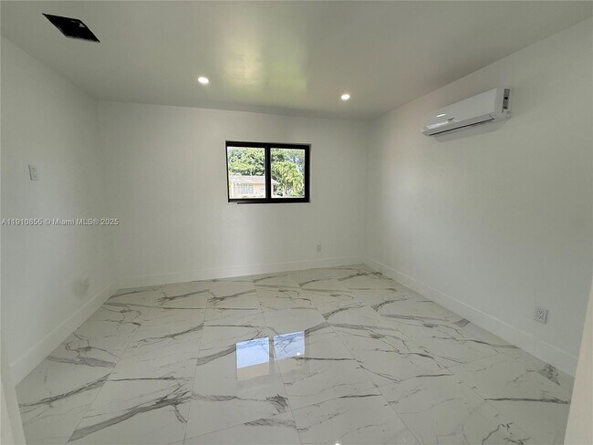 Building Photo - 9824 SW 26th Terrace