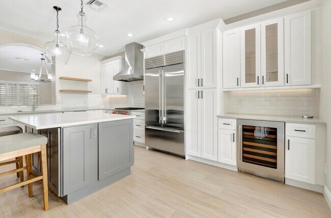 Building Photo - 1050 Delray Lakes Dr