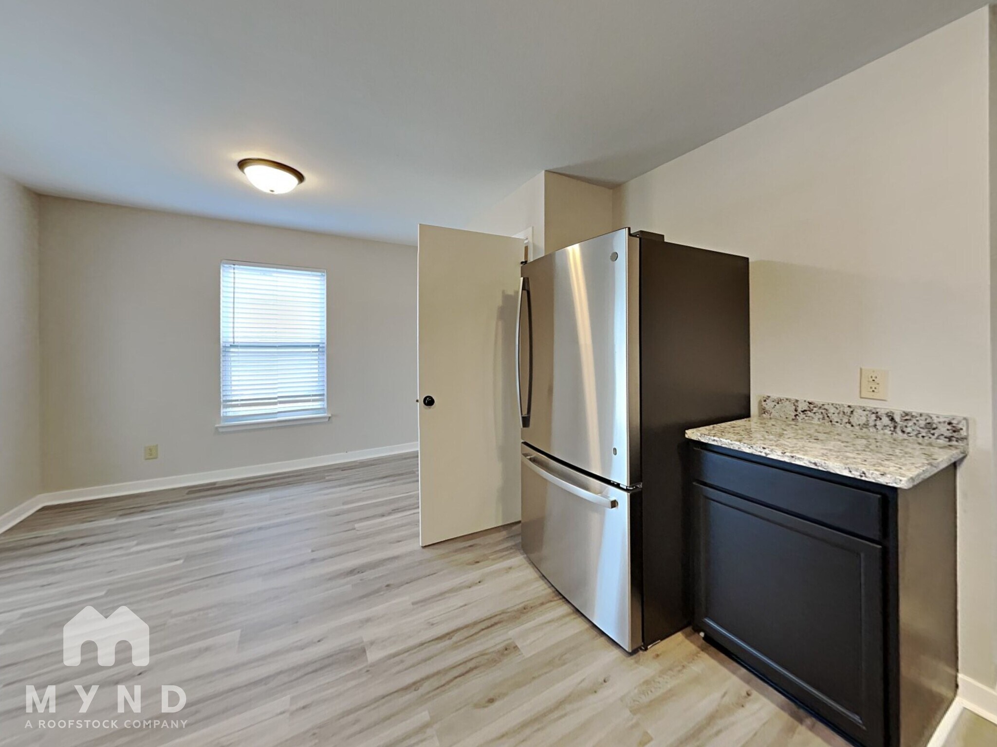 Building Photo - 747 Sedgewick Ln