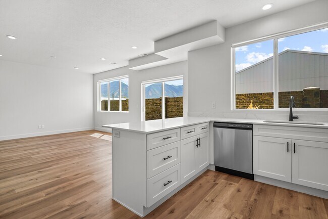 Building Photo - 489 W 1760 N