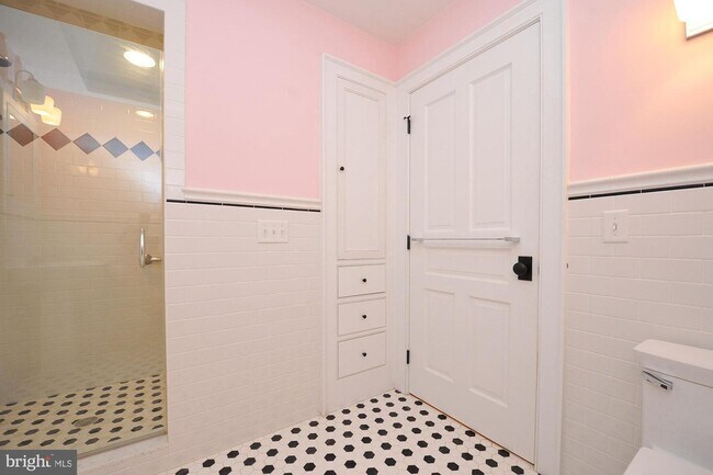 Building Photo - 1420 Creek Road Trail