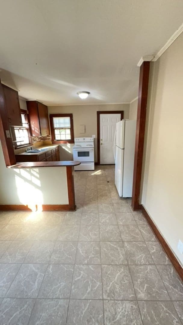 Building Photo - 205 Pineleaf Ln