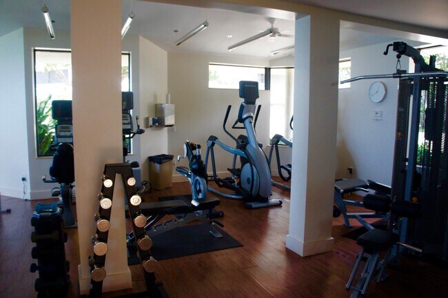 Building Photo - 5070 N Ocean Dr