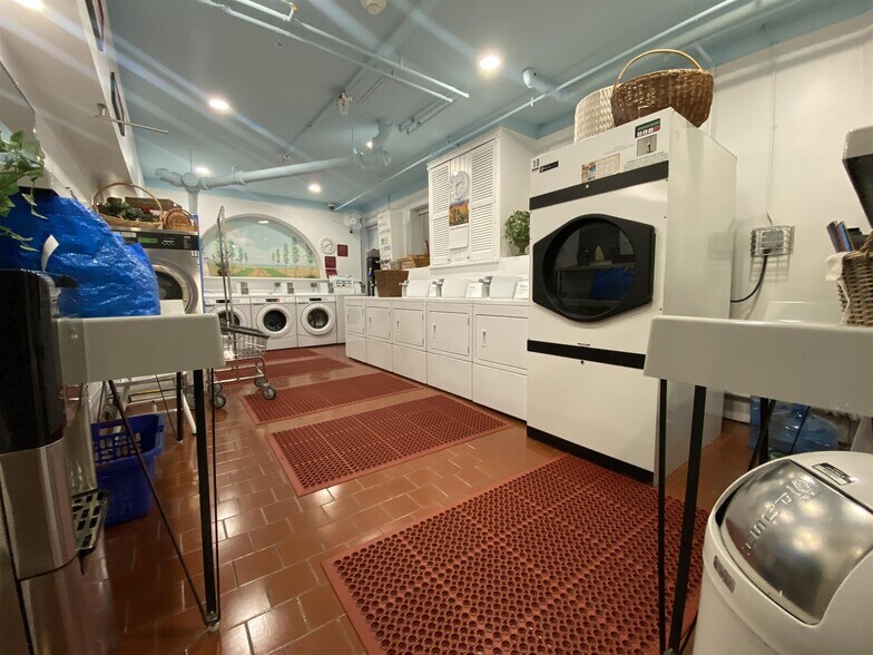 Building Photo - 880 Massachusetts Ave