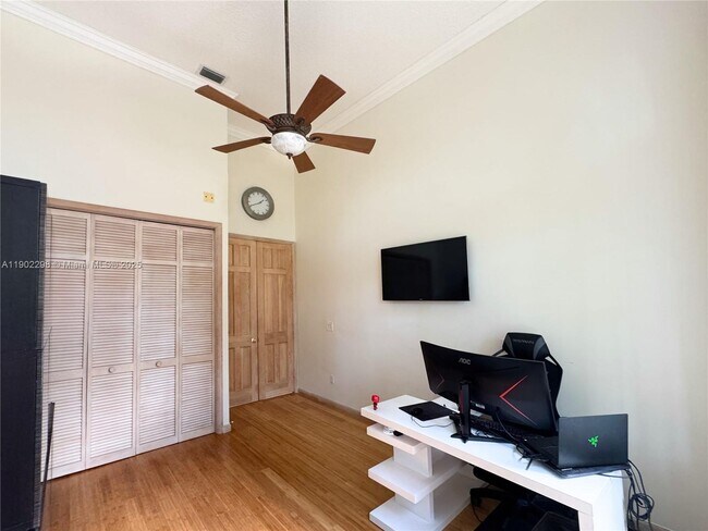 Building Photo - 375 Sabal Way