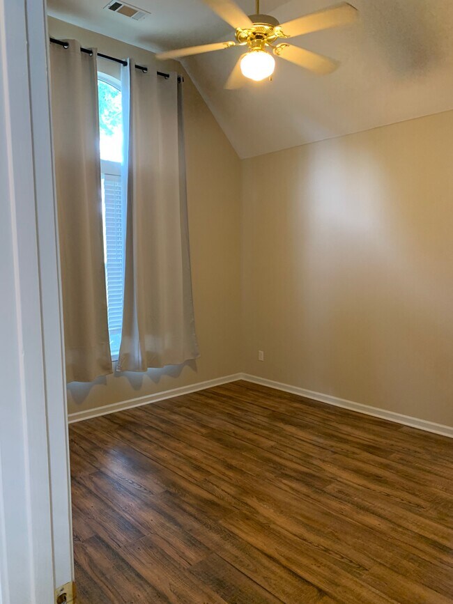 Building Photo - 1161 Misty Isle Dr