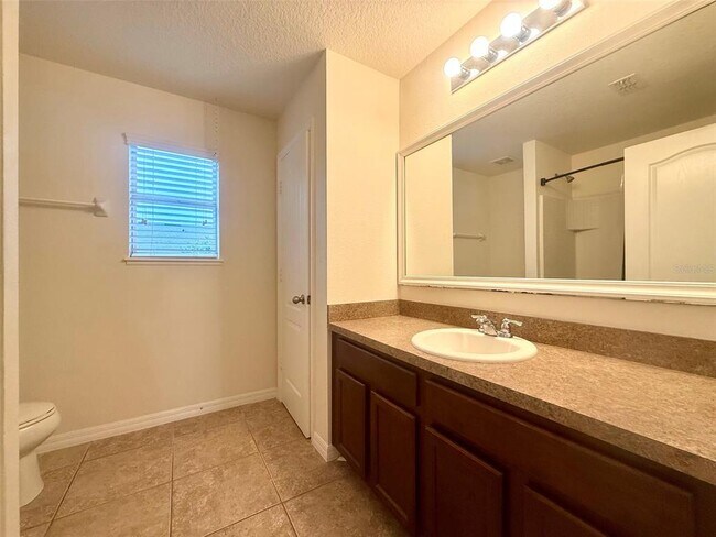 Building Photo - 1642 Buckeye Falls Way