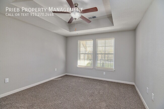 Building Photo - Parkview Apartments - Available September ...