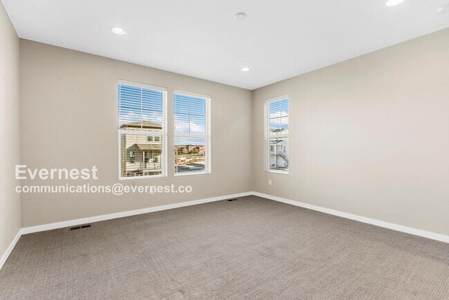 Building Photo - 8970 Southurst St