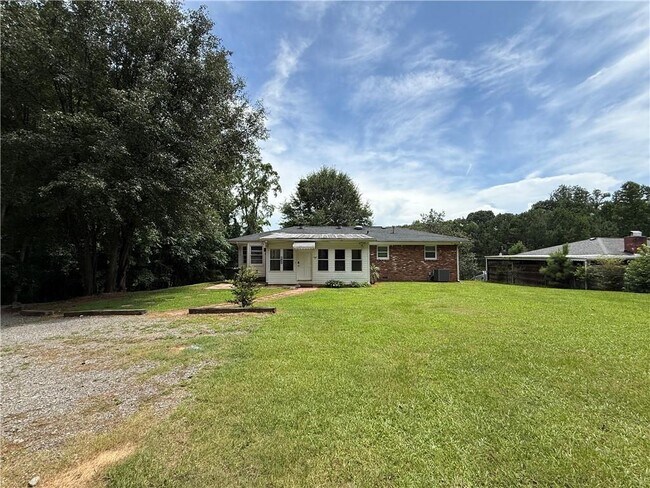 Building Photo - 6271 Mountain Ct SE