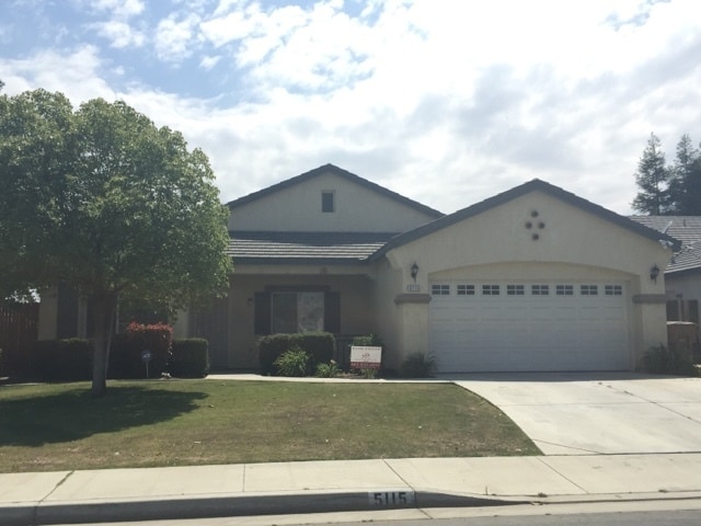 Primary Photo - SW Bakersfield 3 Bedroom 2 Bath + office