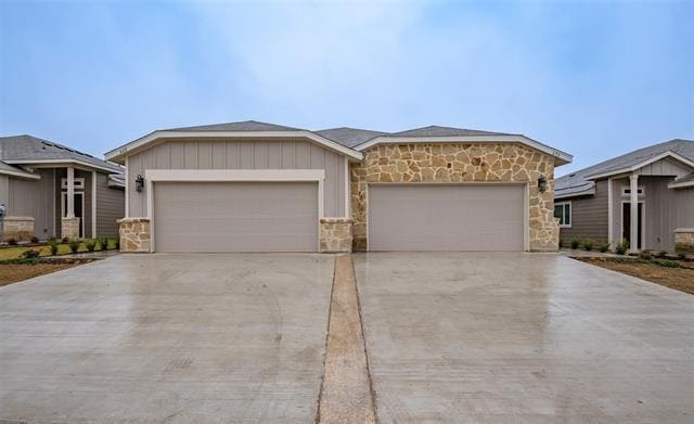 Primary Photo - 660 Wheatfield Dr