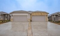 Building Photo - 656 Wheatfield Dr